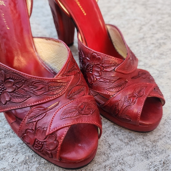 Vintage RE-MIX Red Leather Floral Tooled Rockabilly Sexy Retro Heels, Sz 8 - Picture 5 of 10